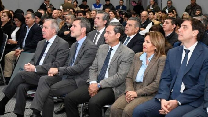 firma-convenio-554536-000539.jpg