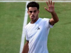 塞倫多洛擊敗費裡進入女王ATP 500半決賽