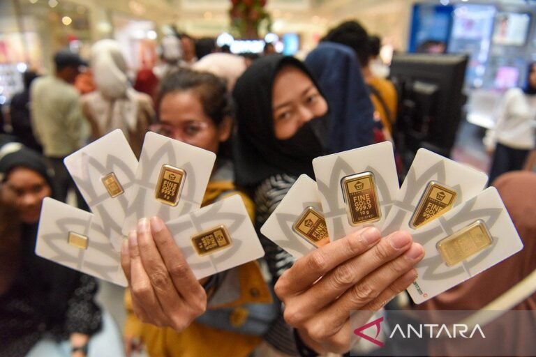 本週二，金價最終下跌 25,000 印尼盾，至 27.74 億印尼盾/克。