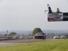 觀看:汽車在前 NASCAR 賽道上空降後,駕駛奇蹟般地倖免於難