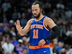 川普在第五場比賽後祝賀紐約尼克隊奪得NBA總冠軍