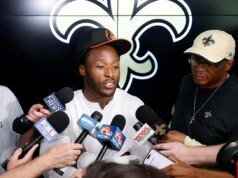 阿爾文·卡馬拉 (Alvin Kamara) 在後場改革和交易興趣中加入聖徒 OTA