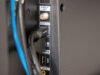了解哪些內容應該插入電視 USB 端口,哪些內容不應該插入