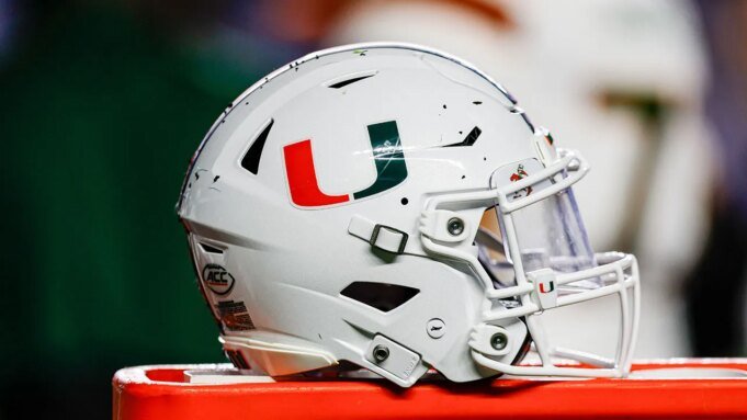 miami-hurricanes-helmet.jpg