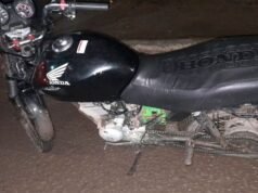在一次行動中,他們在阿納圖亞查獲了一輛來歷不明的摩托車