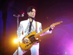 聆聽 Prince 之前未發行的時髦歌曲“Stone”。