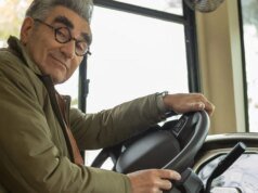 尤金·利維 (Eugene Levy) 的 Apple TV 旅行系列將回歸第四季