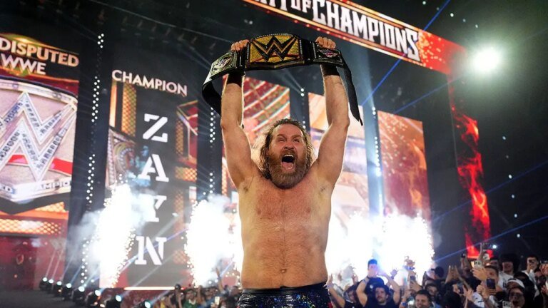 薩米·扎恩 (Sami Zayn) 在冠軍之夜爆冷贏得了無可爭議的 WWE 冠軍。