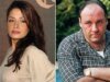 莎拉沙希 (Sarah Shahi) 透露《黑道家族》中詹姆斯甘多菲尼 (James Gandolfini) 的性感吻戲