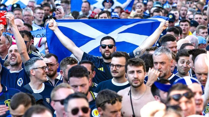 scottish-soccer-fans.jpeg