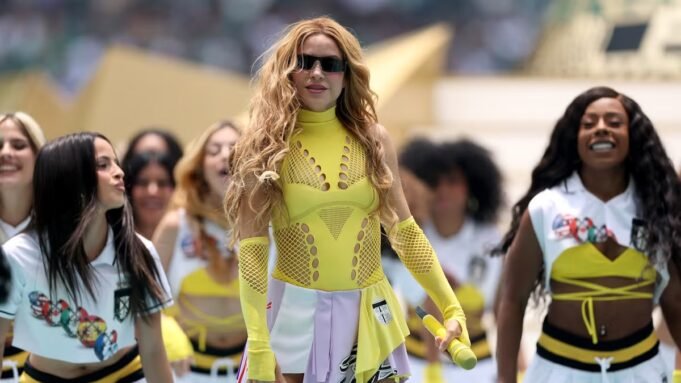 shakira-world-cup-opening-ceremony-mexico-getty.jpg
