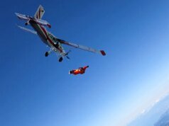 法國東北部跳傘飛機墜毀 飛行員和其他10人喪生