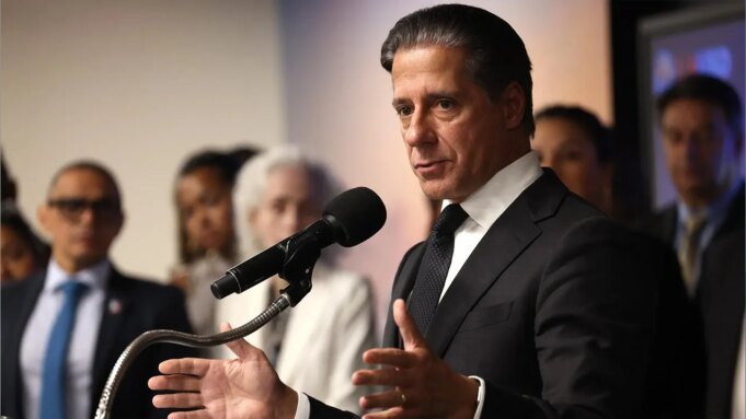 superintendent-alberto-carvalho.jpg