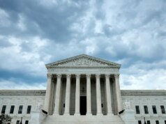 喬納森·特里(Jonathan Turley):最高法院控制著制定新庇護法的法官
