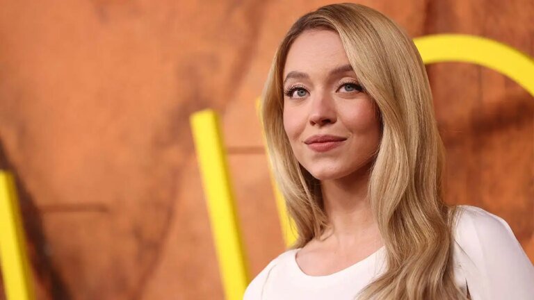悉尼·斯威尼 (Sydney Sweeney) 發布挑釁性“欣快”照片，否認批評