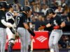 肖恩伯克 (Sean Burke) 和安德魯貝寧坦迪 (Andrew Benintendi) 帶領白襪隊擊敗洋基隊