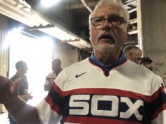 由 Jerry Reindorf 經營的 Ron Kittle 於週五晚上在白襪隊 10 分局比賽期間在瑞德球場 (Rhett Field) 舉行了婚禮。