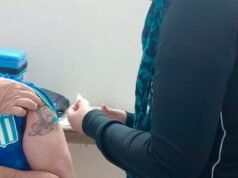 市政府為弗朗西斯科·德·阿吉雷學校的教職人員舉辦了疫苗接種日活動