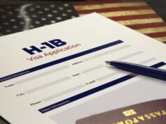 法官駁回川普 10 萬美元的 H-1B 簽證費