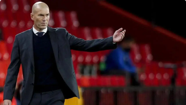 أسطورة كرة القدم زين الدين زيدان يتولى تدريب المنتخب الفرنسي